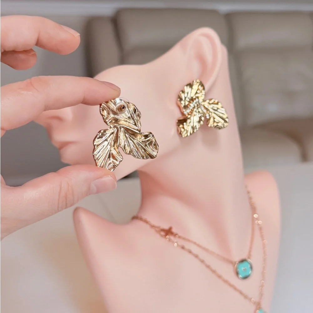 ⚜️ Trendy Earrings Gold Leaf With Zirconia